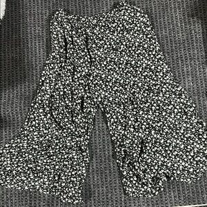 ARULA Black and White Floral Wide Leg Pants
